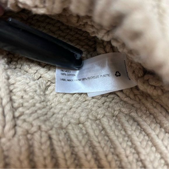 Banana Republic CABLE-KNIT CARDIGAN FOR BABY latte cream - Picture 2 of 6